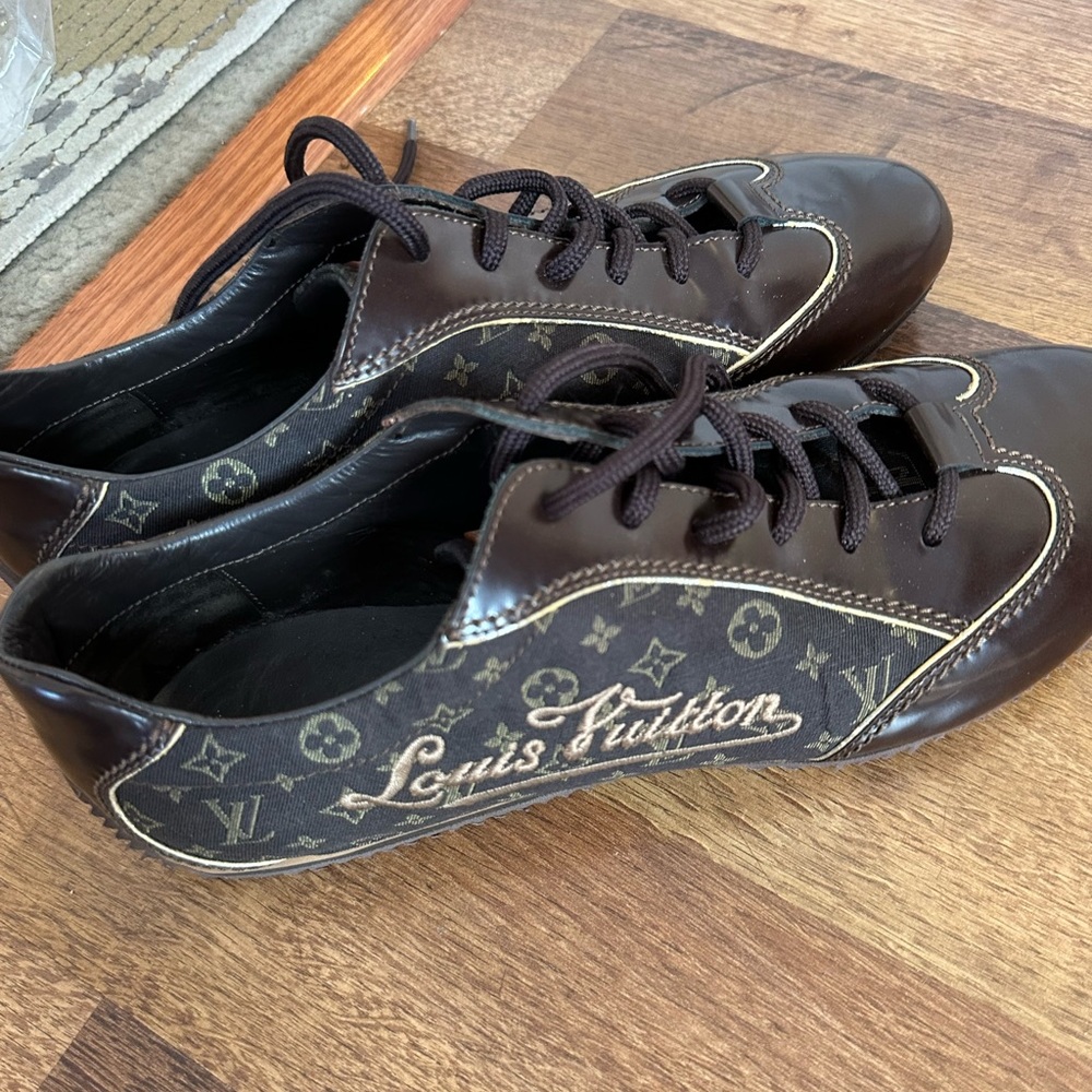 Authentic Louis Vuitton Shoes Size 39